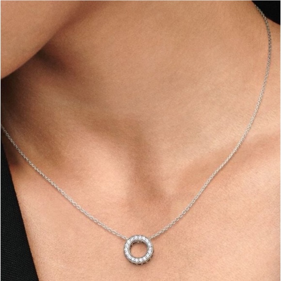Pandora Logo Pave circle Collier necklace - Picture 6 of 11